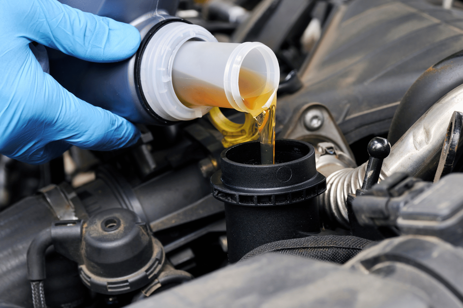 10 stvari koje radite svom automobilu, a mehaničari bi voleli da odmah prestanete